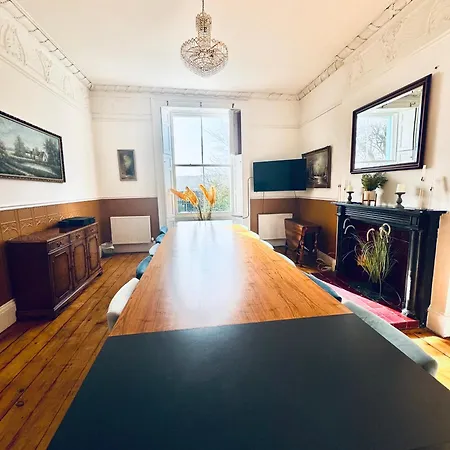 The Georgian Manor House *